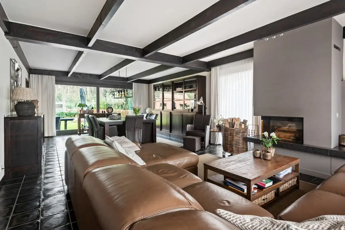 Een verrassend ruim familiehuis op 1135 m² met mogelijks 5 slaapkamers! foto 12