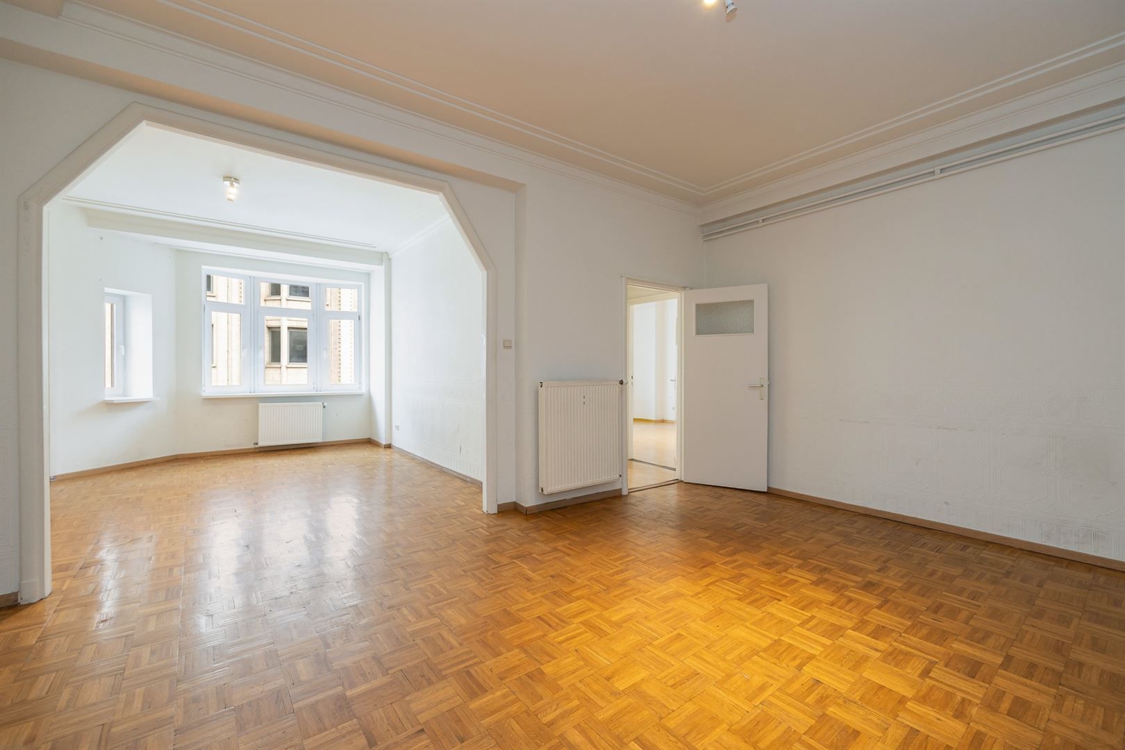 Op te frissen appartement in befaamde Meirbuilding foto 2