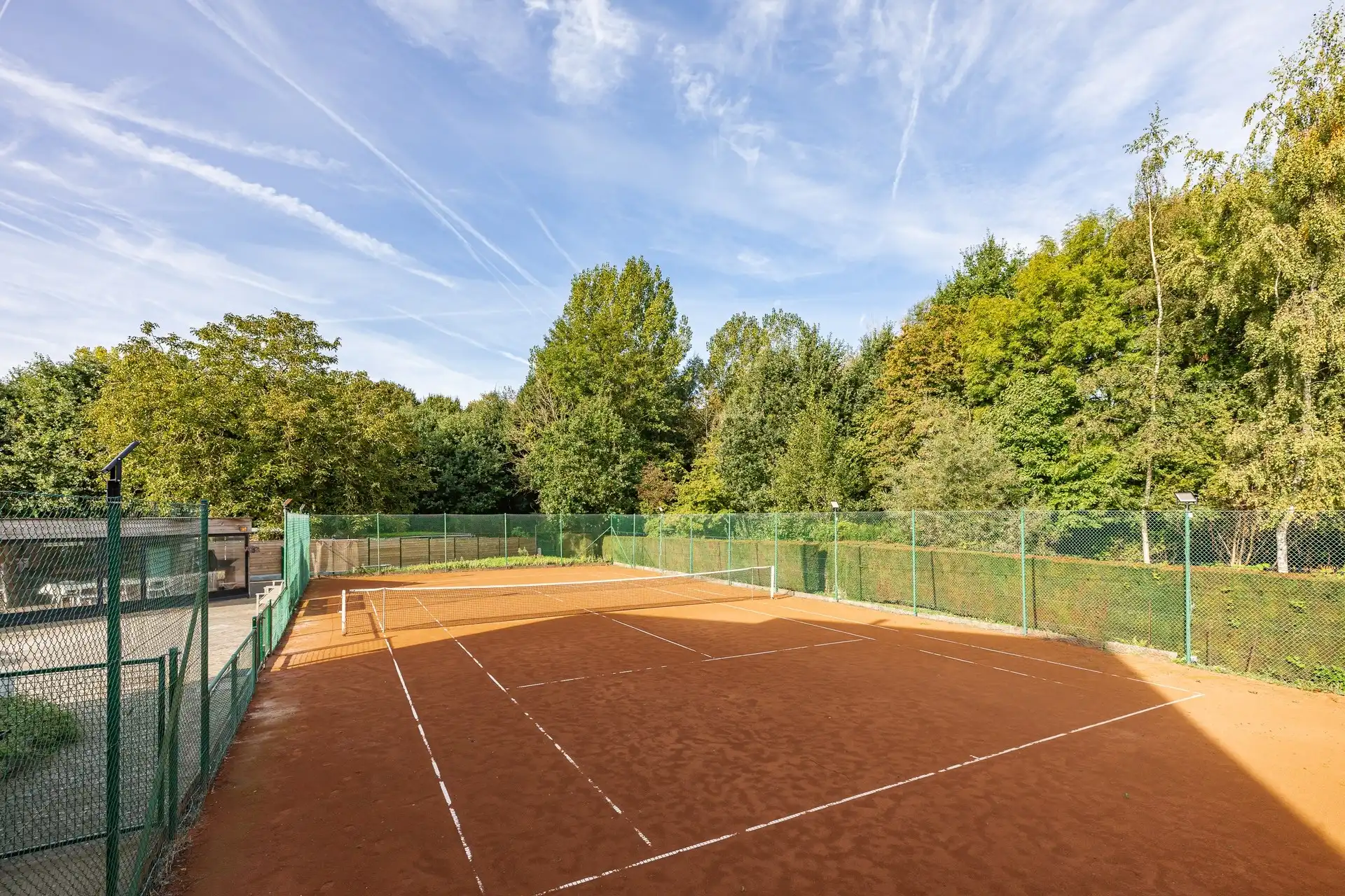 Exclusieve woning met 5 slaapkamers, tennisplein, poolhouse en ruime tuin foto 35