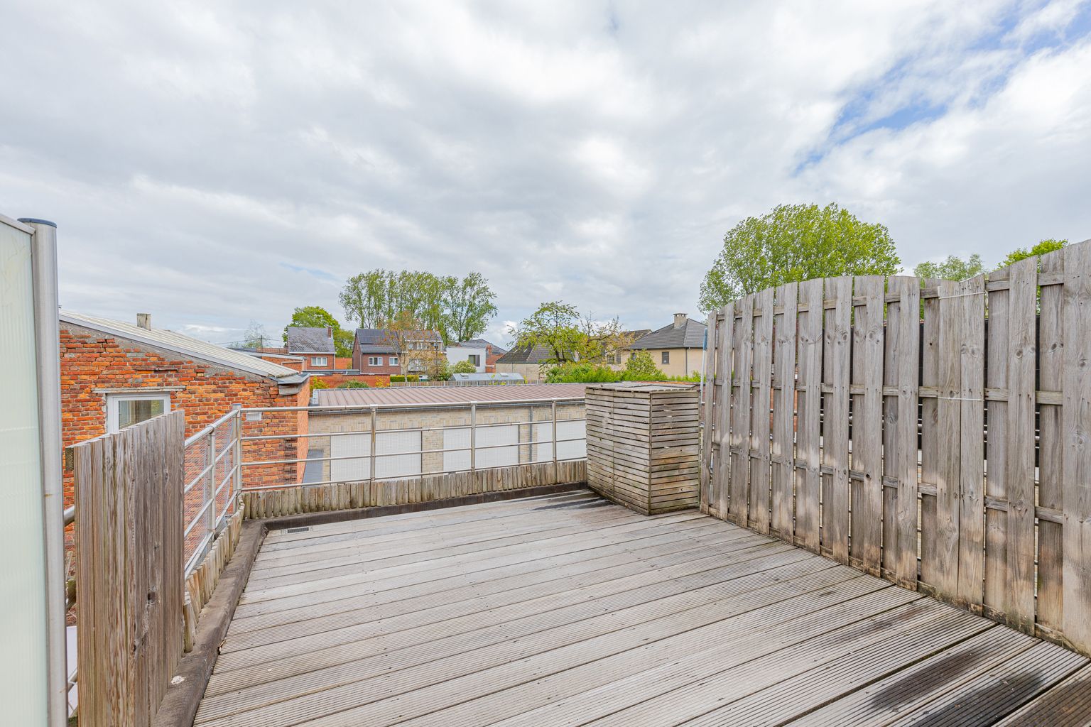 Gerenoveerd appartement met terras van 17m² en 2 slaapkamers foto 3