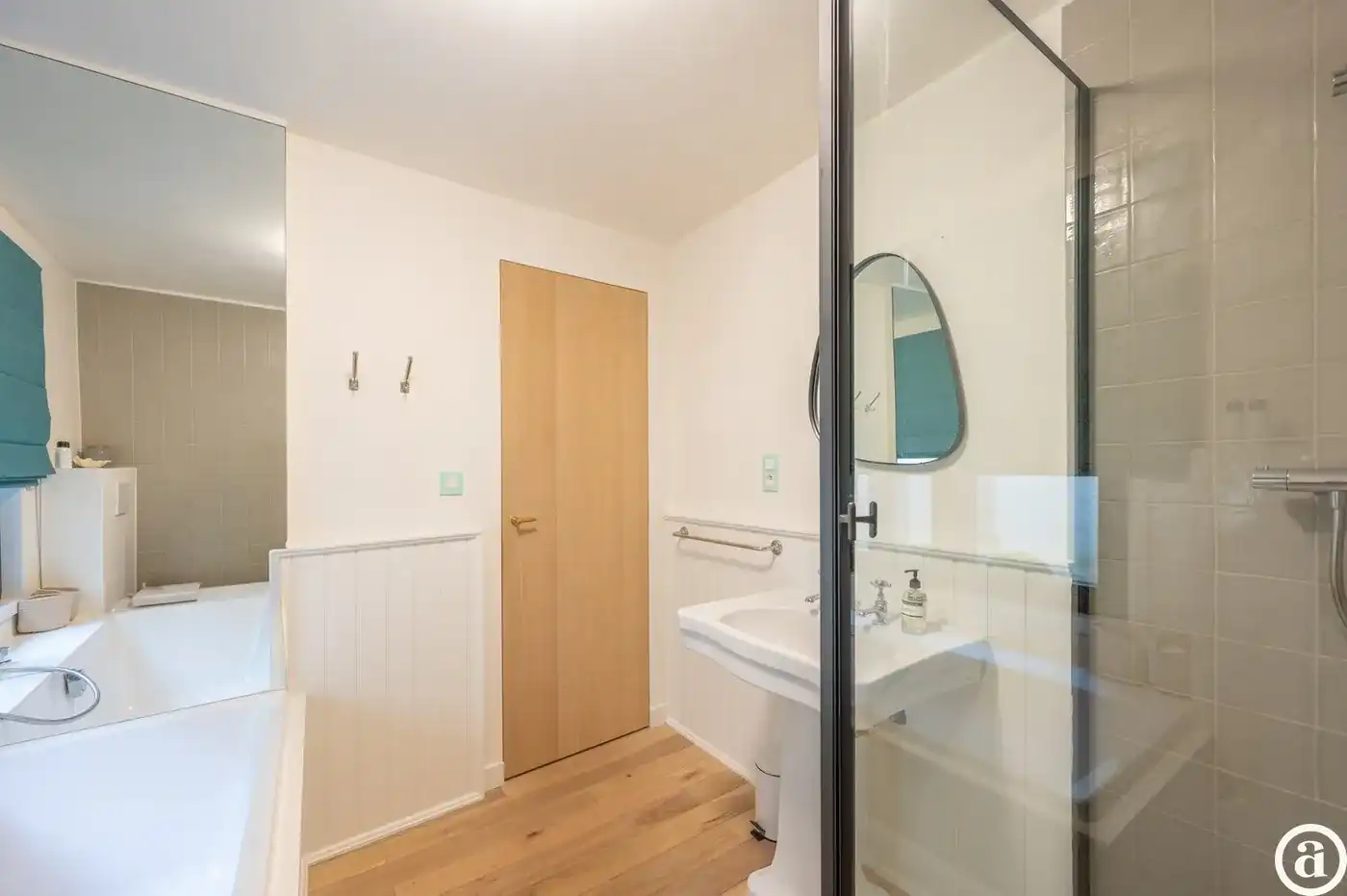 Charmante woning vlakbij Dominicanenkerkje in hartje Zoute. foto 21