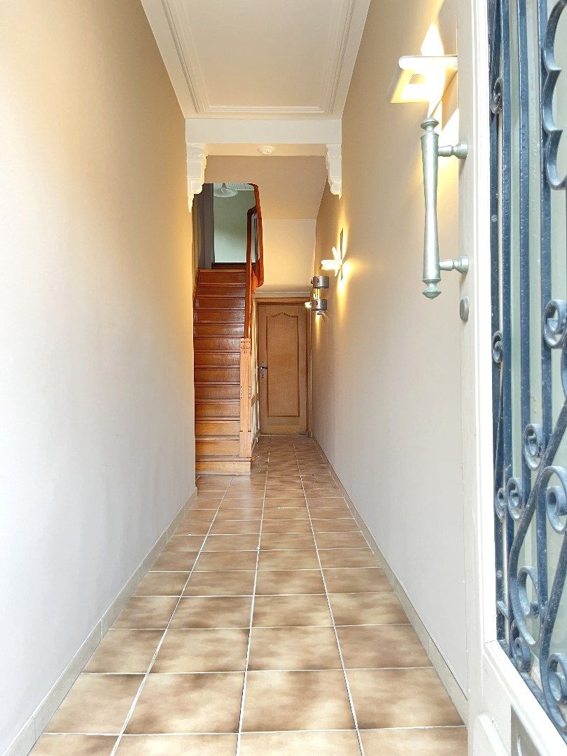 Halfopen 4-slpkr woning met tuin & garage foto 22
