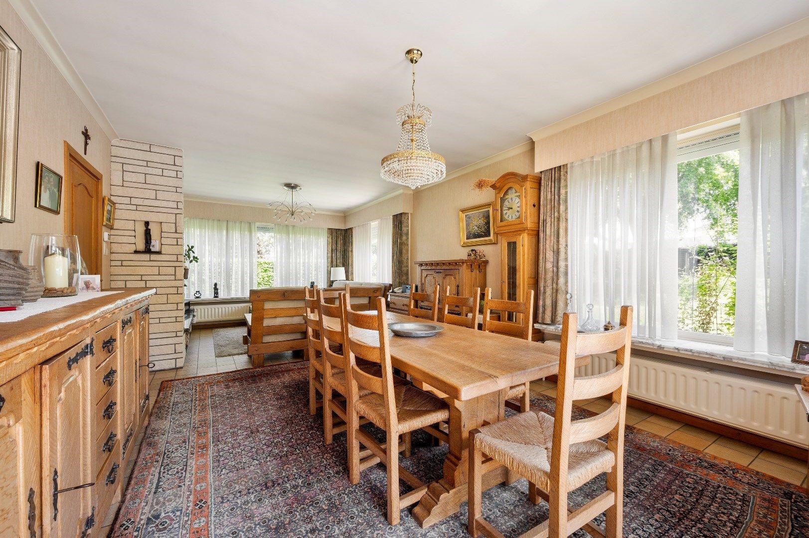 Villa met 3 ruime slaapkamers, garage en tuin in het centrum. foto 5
