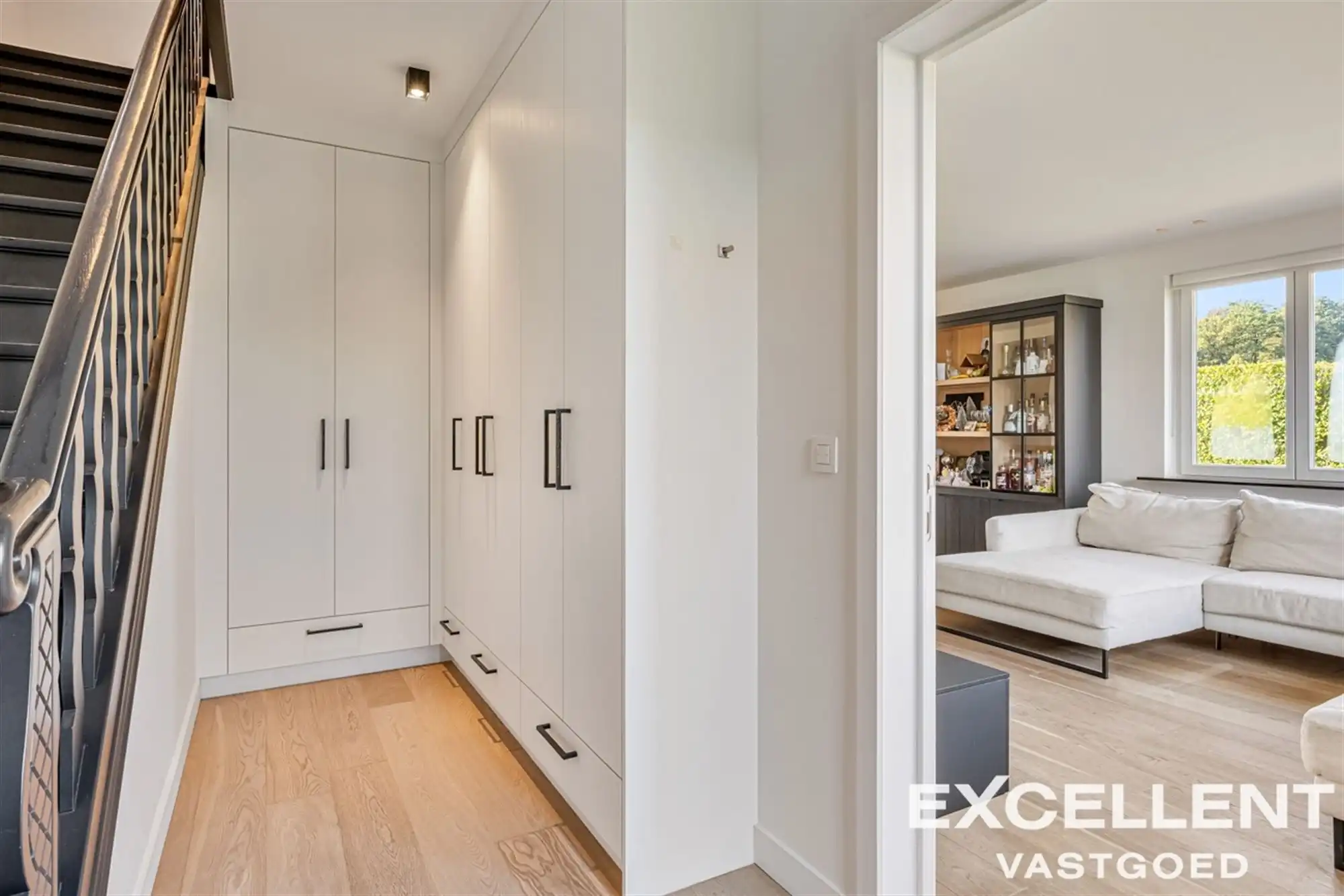 Villa met zwemvijver op een uitzonderlijk perceel foto 9