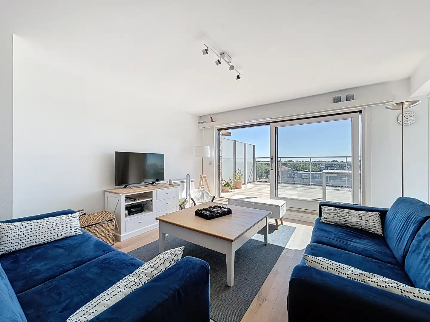 Penthouse te koop nabij het strand. foto 4