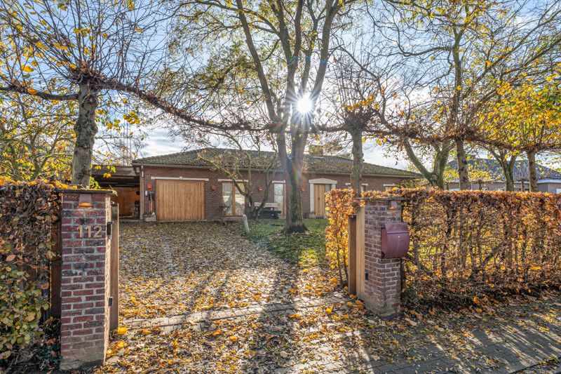 Hoofdfoto van de publicatie: Statige villa op een perceel van 42are 70ca