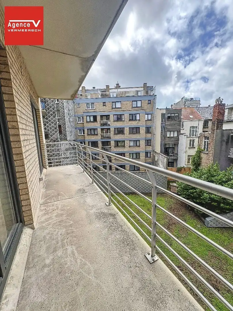 Ruim leefappartement gesitueerd op gunstige locatie tussen Leopold I-plein en Casino Kursaal van Oostende.  foto 10