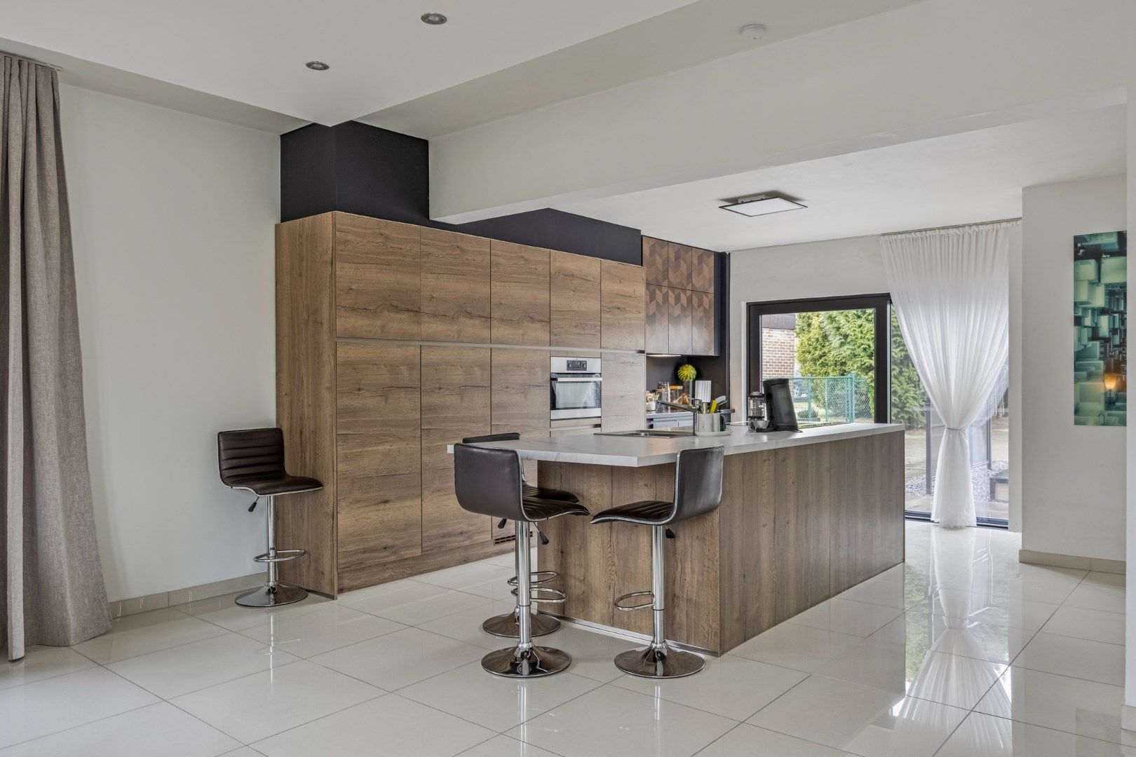 Vernieuwde woning met 319 m² woonplezier in het rustige Nerem foto 9