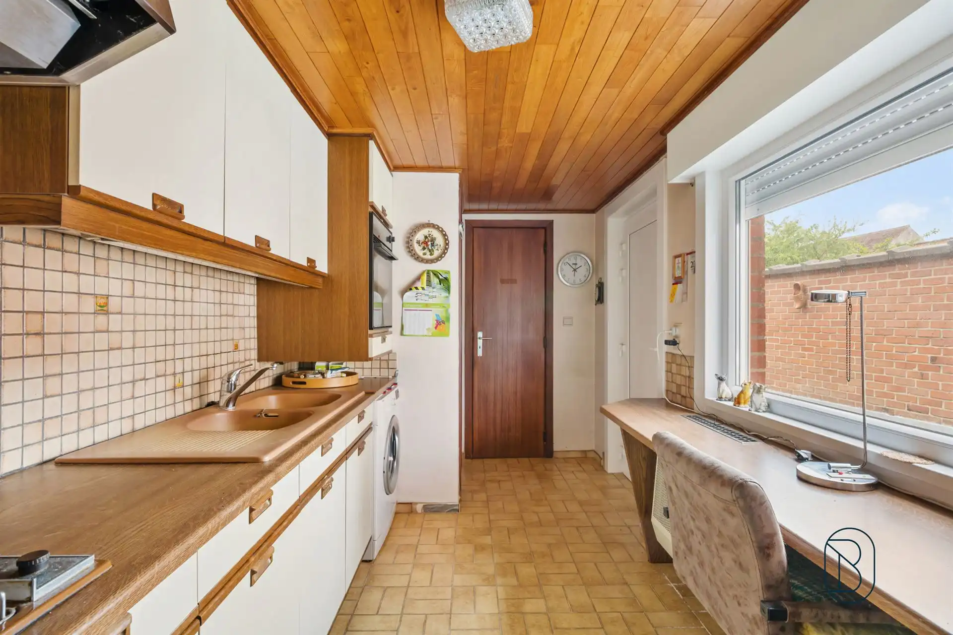 Te renoveren gezinswoning met 3 slaapkamers en grote tuin! foto 10