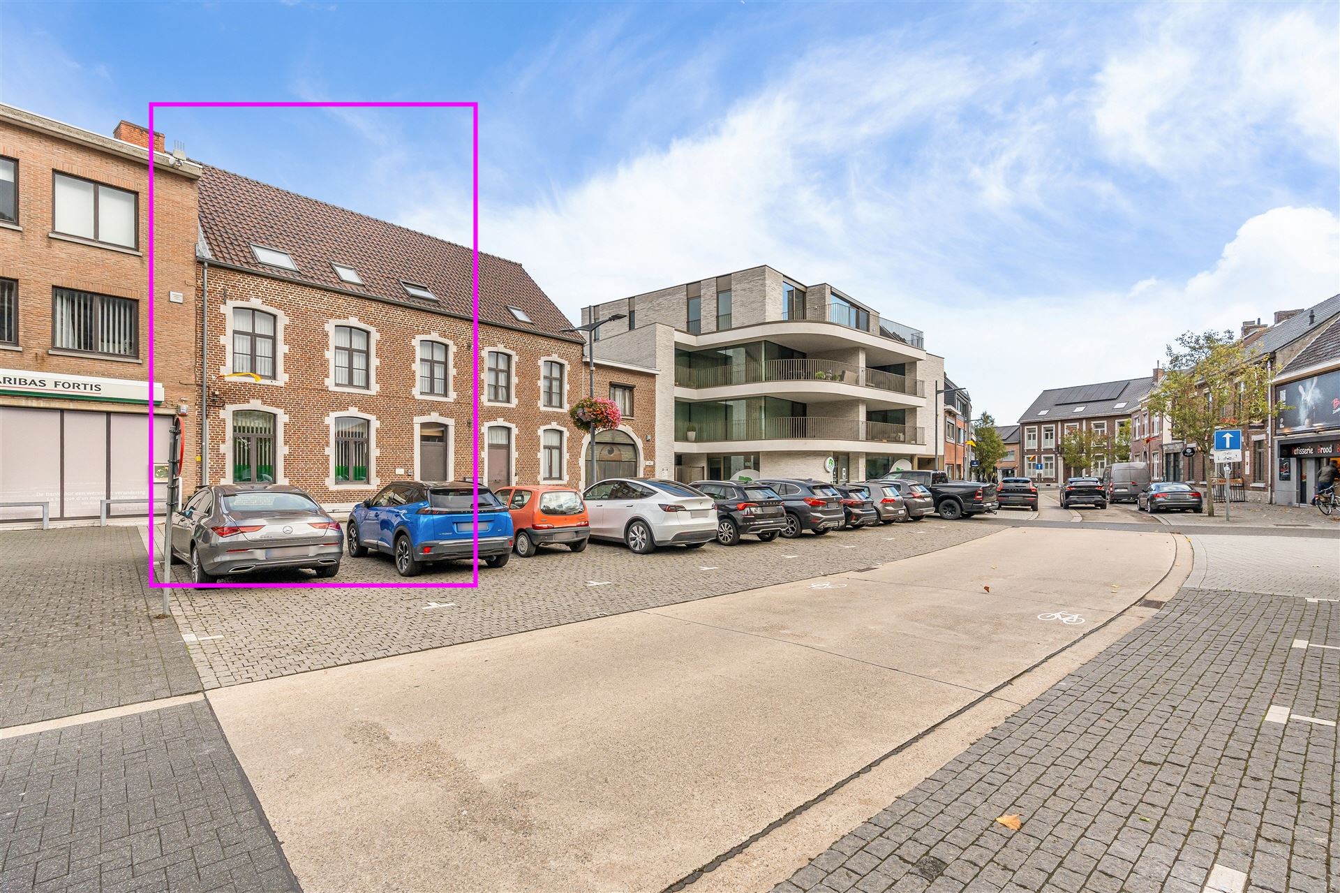 Gelijkvloers handelspand met bovenliggend appartement foto 2