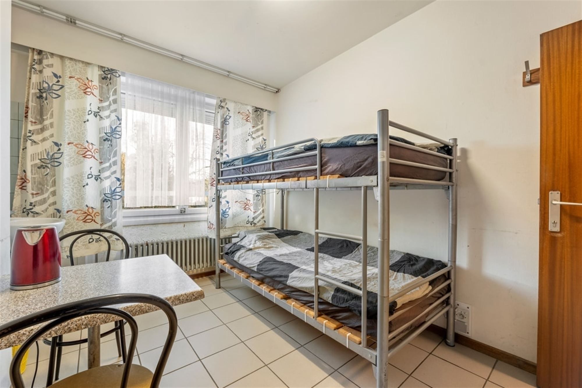 VERGUND GEMEENSCHAPSHUIS MET 15 INDIVIDUELE KAMERS foto 26