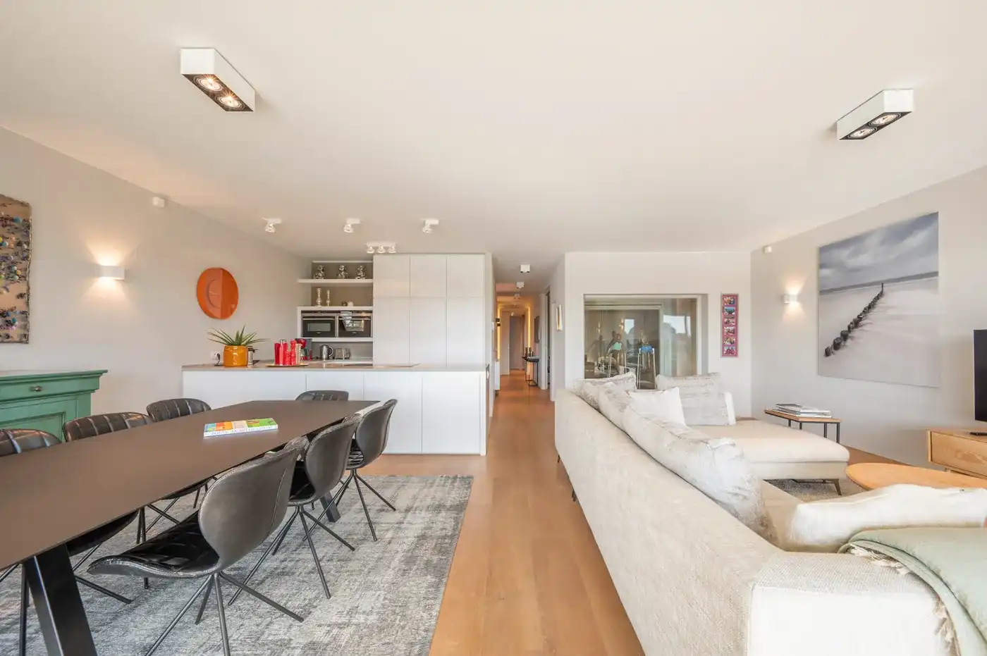 Uitzonderlijk ruim en breed appartement met zuidgericht terras en uniek zicht over het Zegemeer - dubbele garage foto 10