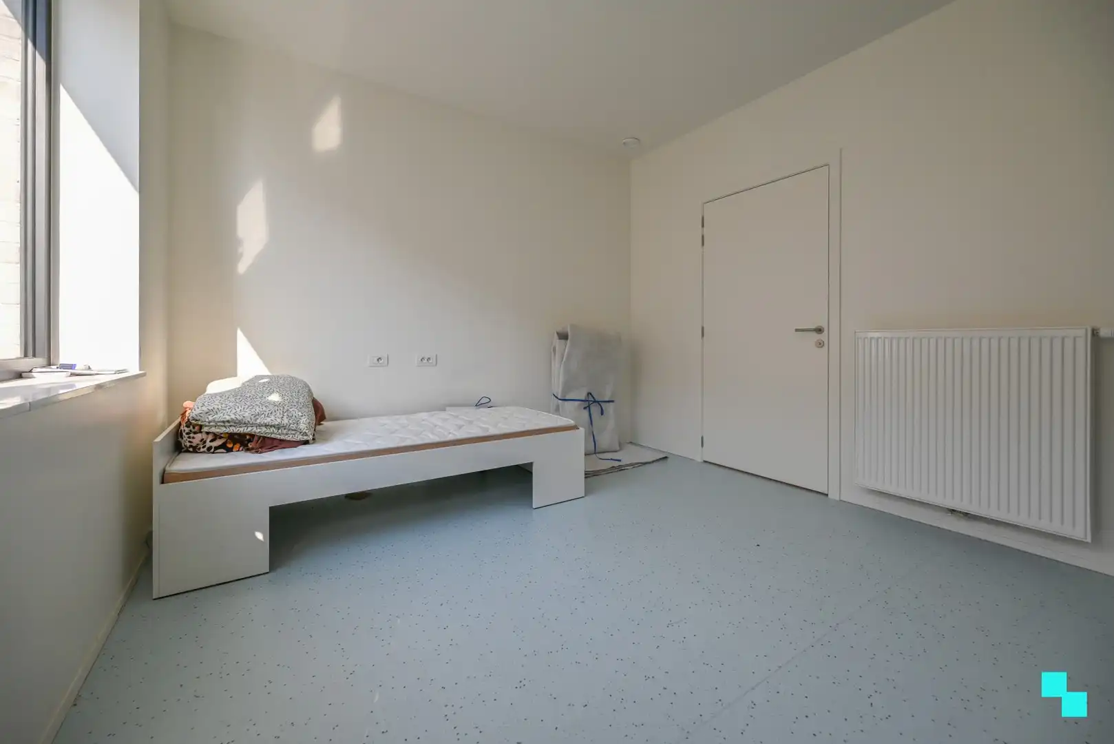 Studentenkamer met eigen sanitair in centrum Kortrijk foto 2