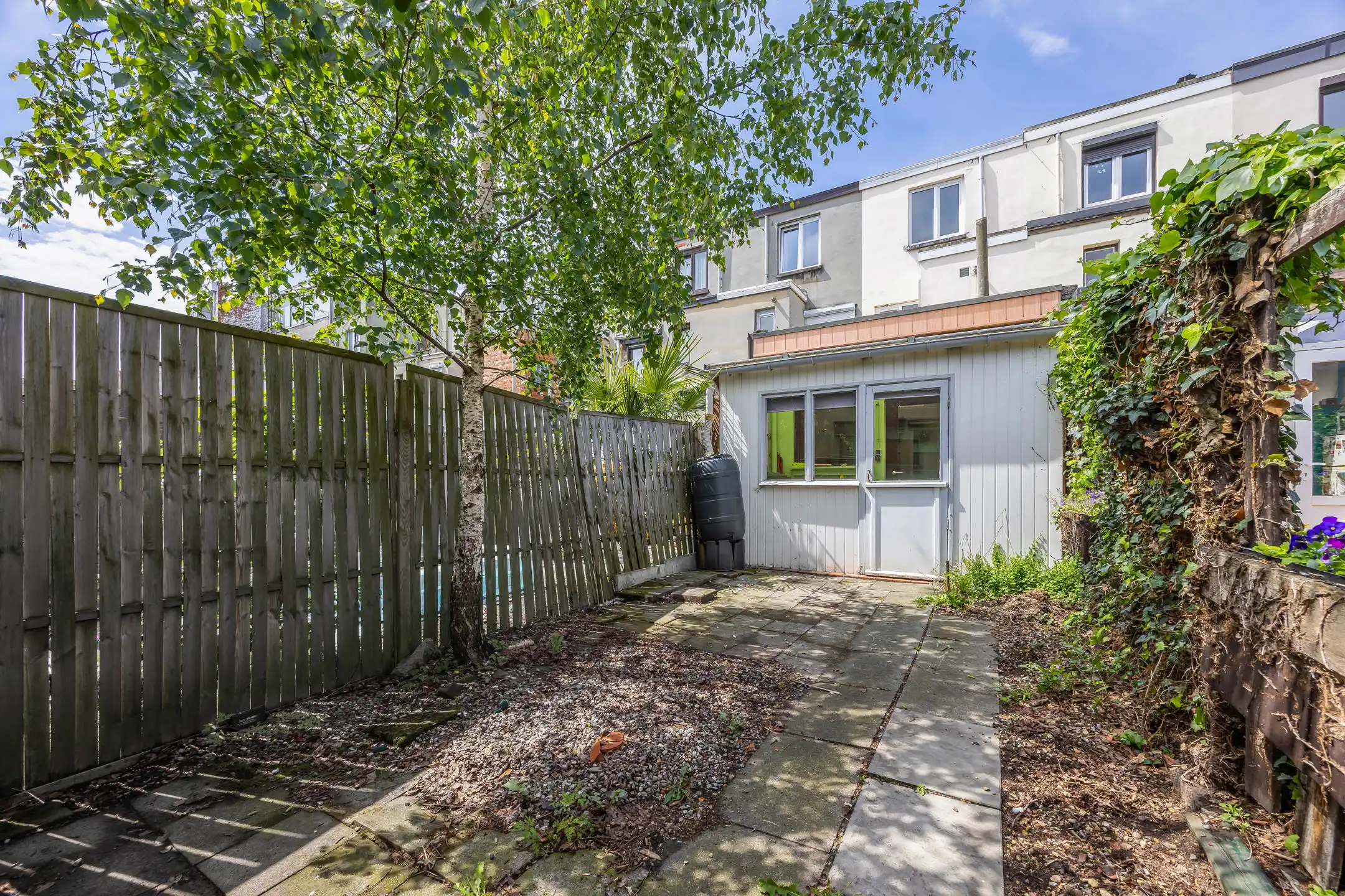 te renoveren woning met 3 ruime slaapkamers , garage en tuin foto 11