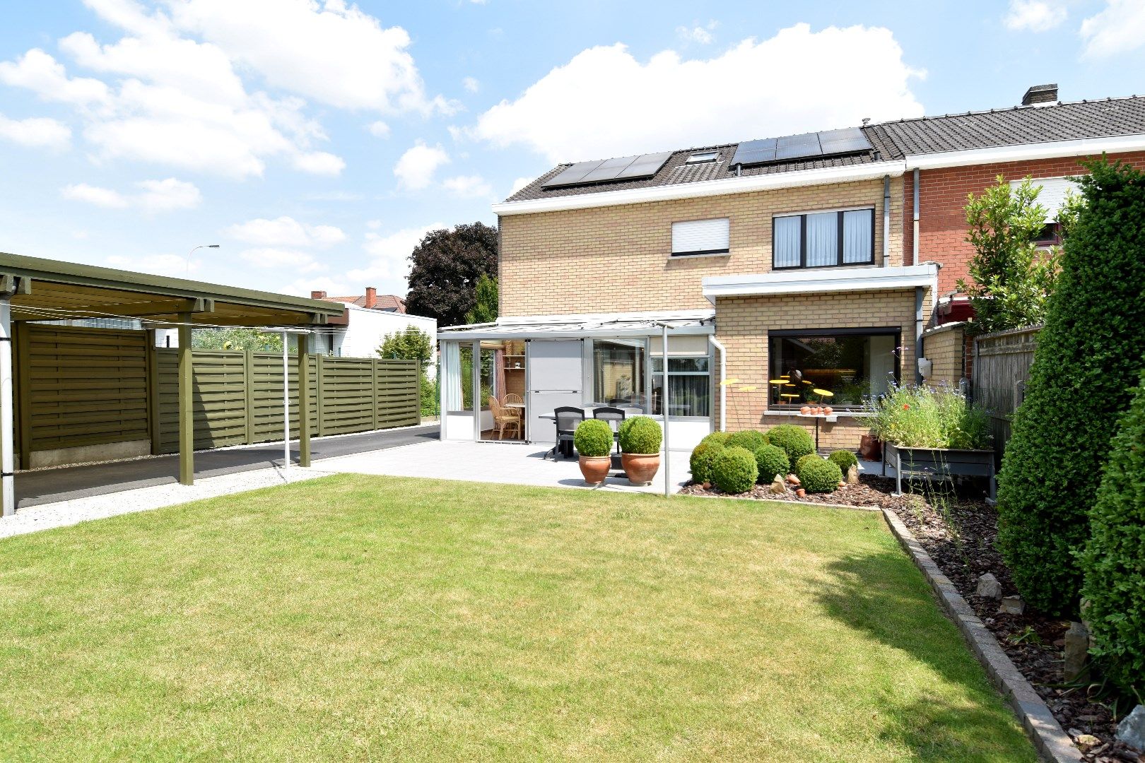 Instapklare gezinswoning met 4 slaapkamers, garage en zonnige tuin te koop in Marke foto 18