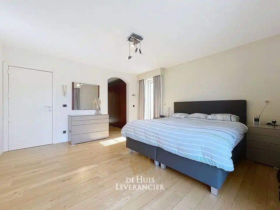 Exclusieve villa op uitzonderlijk perceel van 1 767 m², grenzend aan natuurgebied foto 41