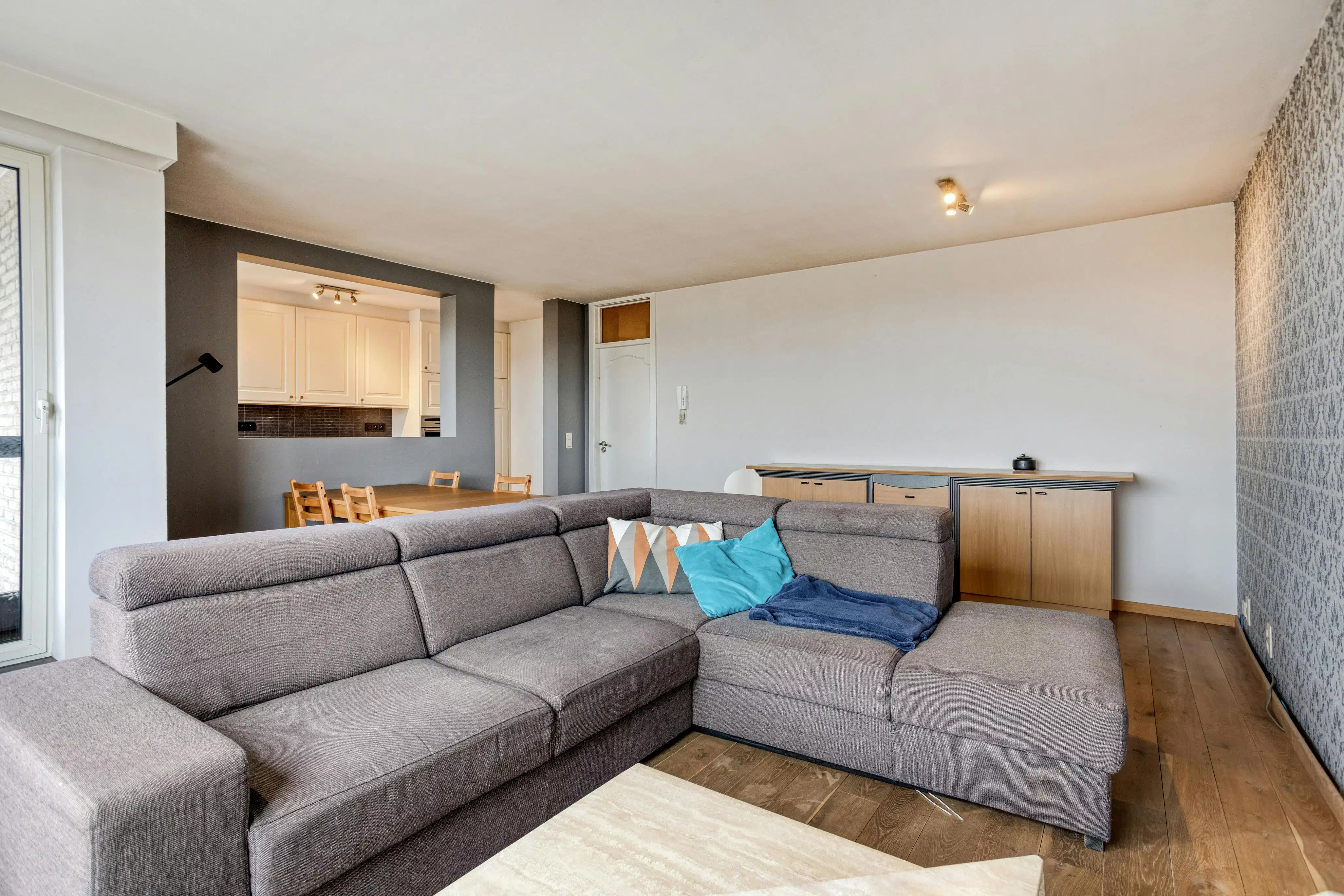 Ruim appartement met 3 slaapkamers en autostandplaats in Hasselt foto 2