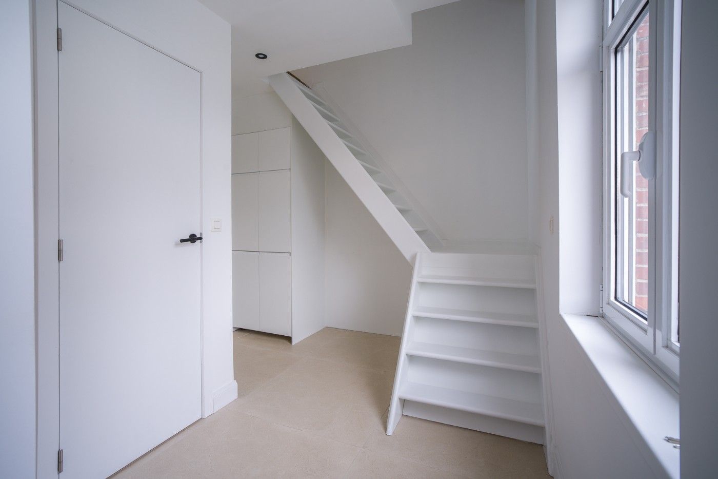 Prachtig gerenoveerde woning met 3 slpk. en tuin foto 19