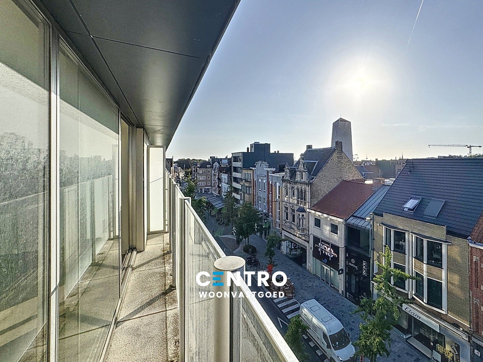 Centraal gelegen instapklaar appartement met 2 slpks en 2 terrassen! foto {{pictureIndex}}