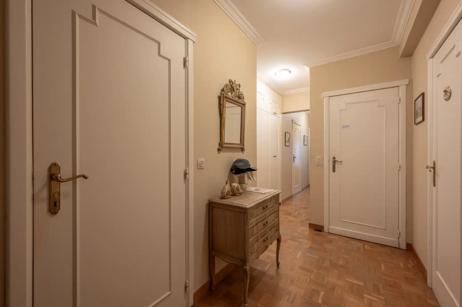 Op te frissen appartement met 2 slaapkamers en frontaal zeezicht. foto 9