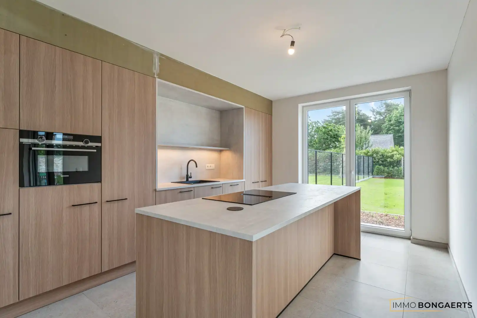Volledig afgewerkte nieuwbouwwoning met 4 slaapkamers. foto 9
