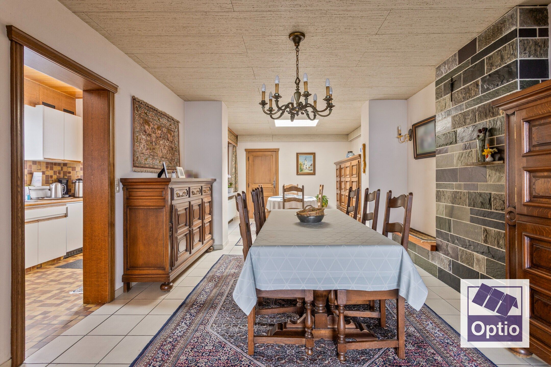 Woning met 5 slaapkamers en grote tuin. foto 10