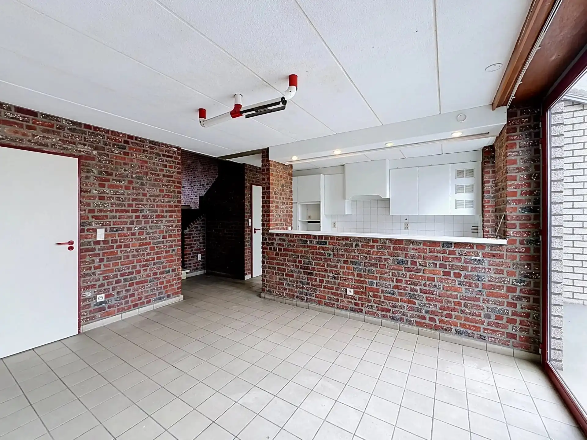 Verrassend ruime woning met 4 slaapkamers en mogelijke praktijkruimte foto 4