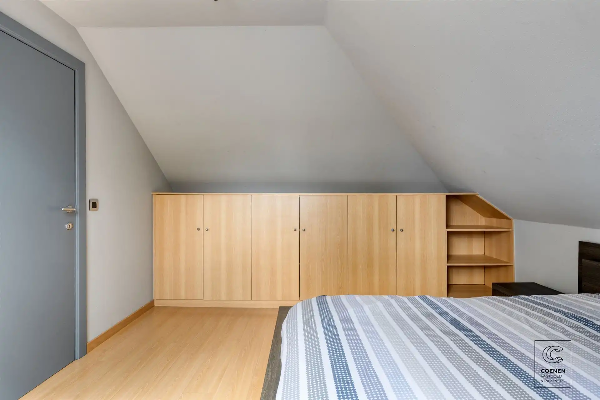 Charmante villa van 424 m² met 4 slpks, royale garage en tuin! foto 18