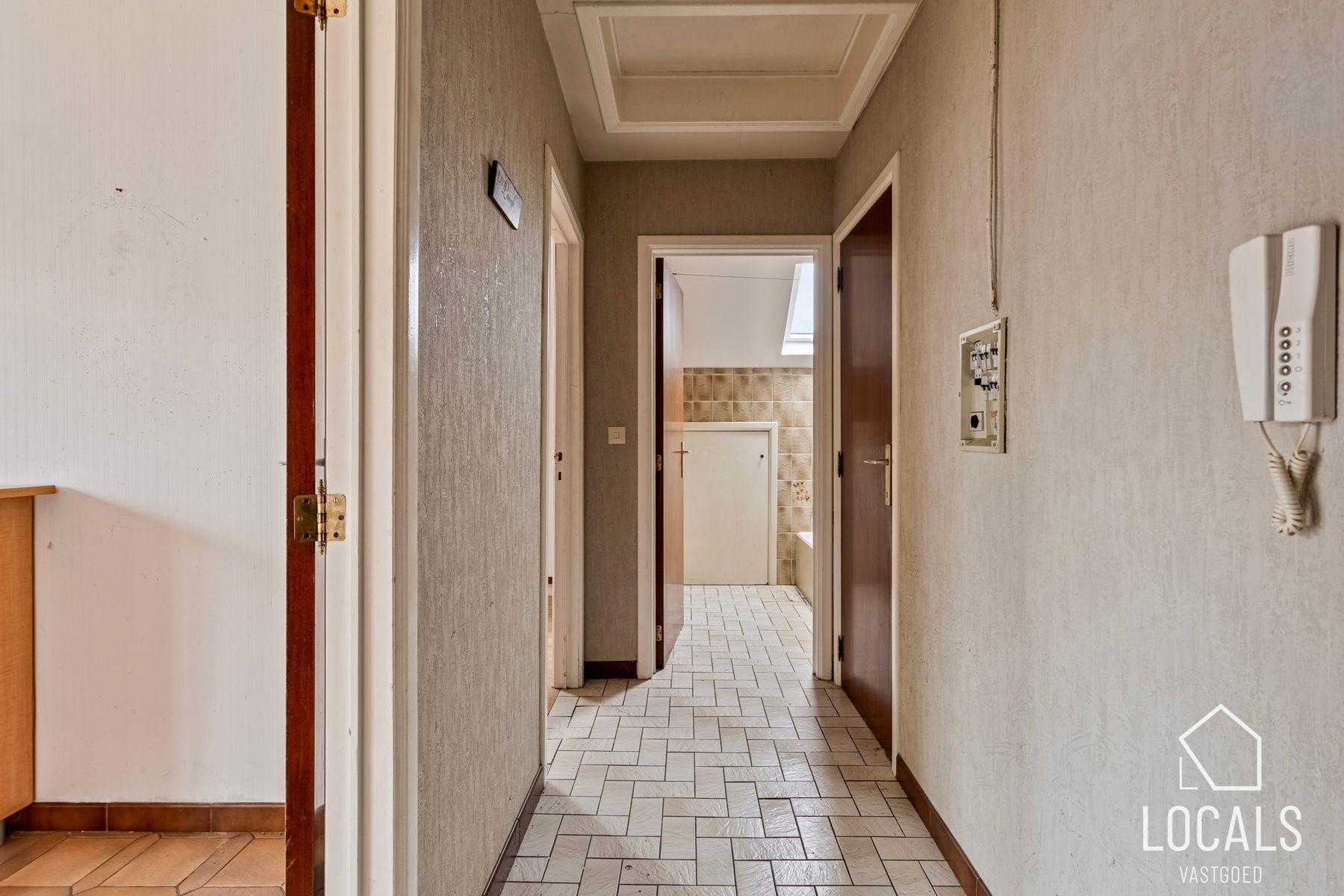 Huis ingericht als 3 appartementen te Denderleeuw foto 20