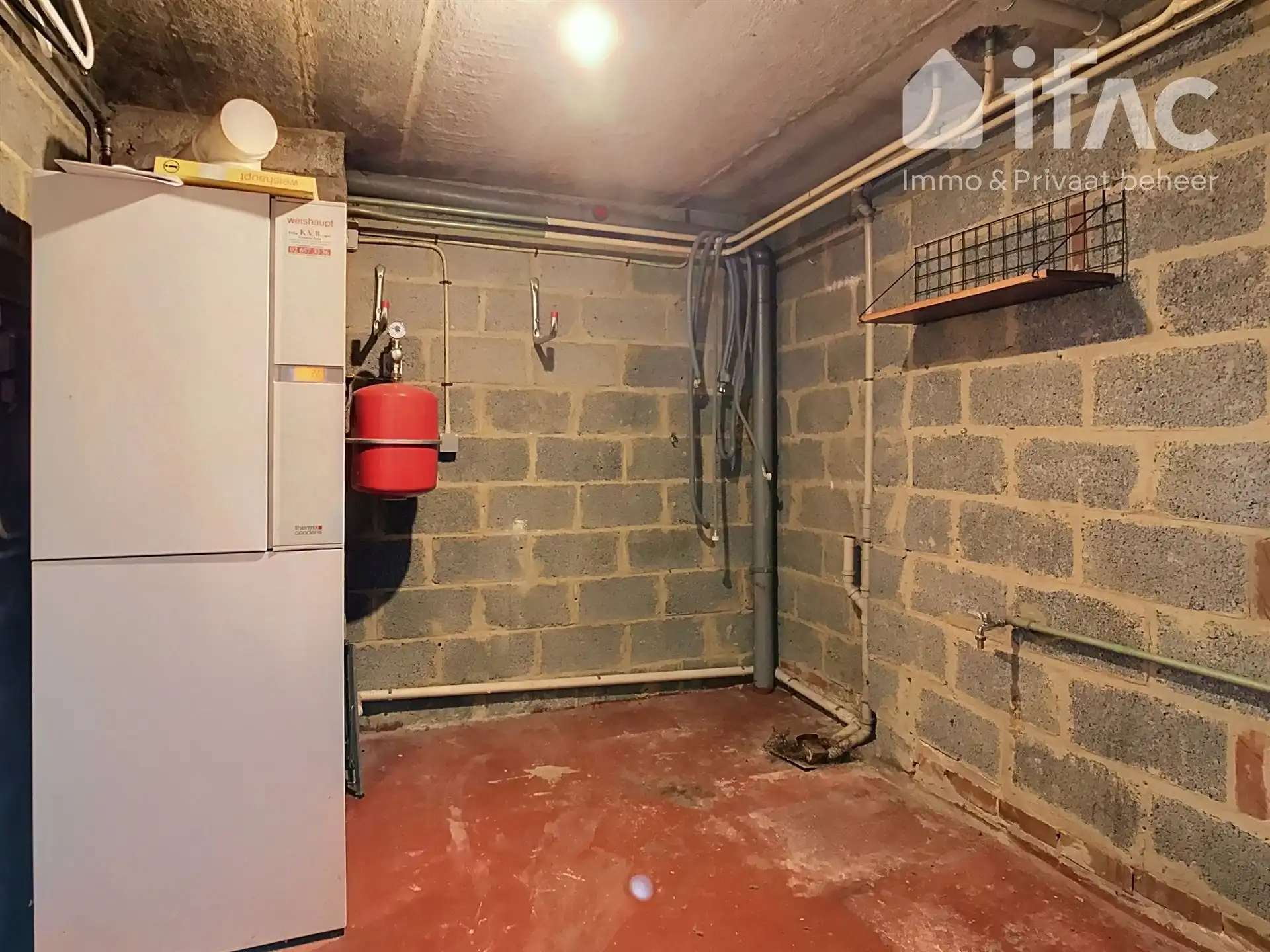 Huis met garage, 3 slpk. en leuke tuin foto 15