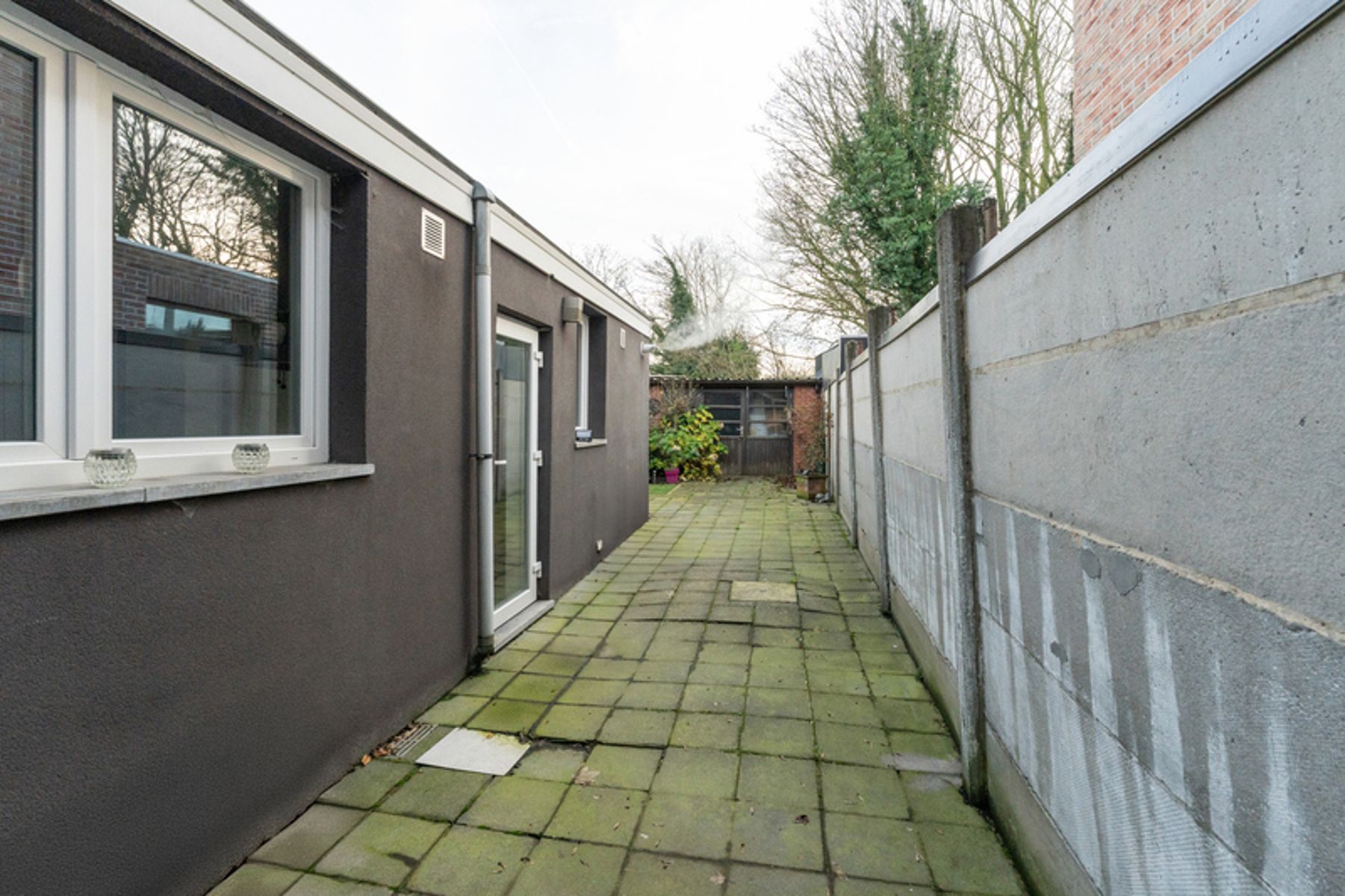 Vernieuwde woning met garage en stadstuintje foto 19
