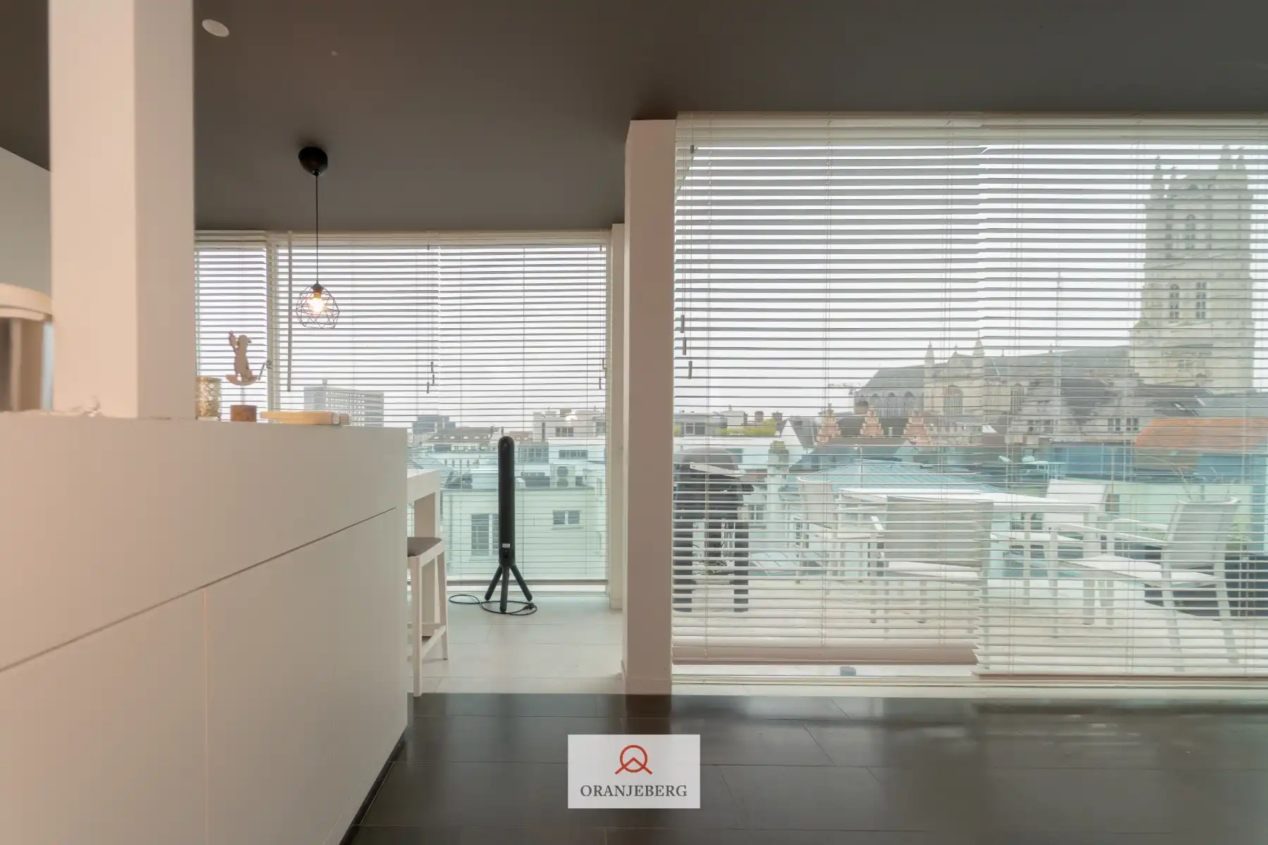 Zalige exclusieve penthouse met zuidgericht terras en uniek zicht op de torens! foto 9