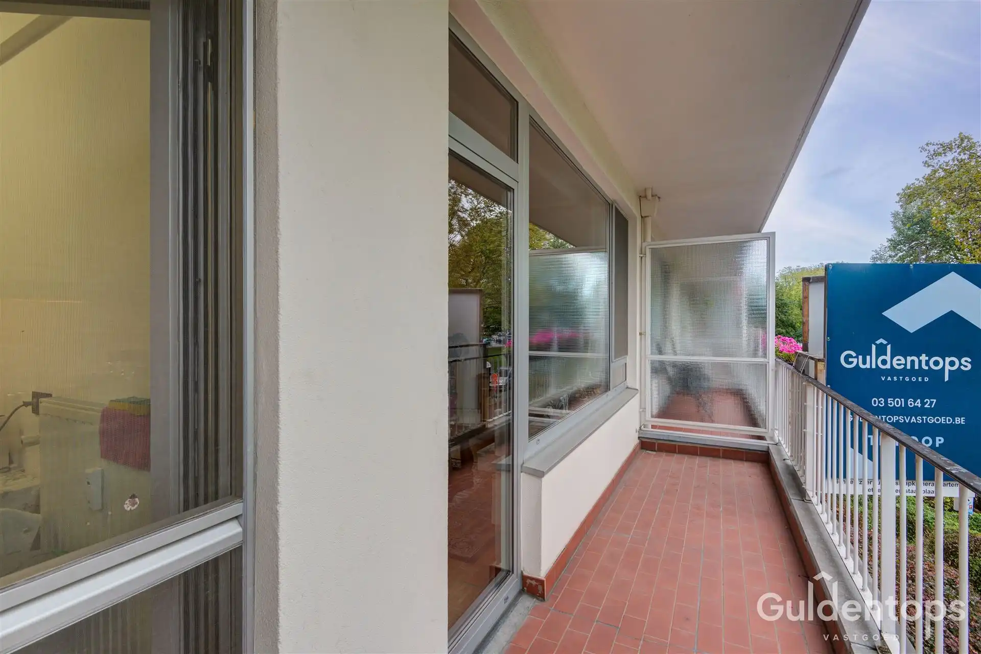 Ruim en lichtrijk 1 slker appartement met terras en parking foto 12