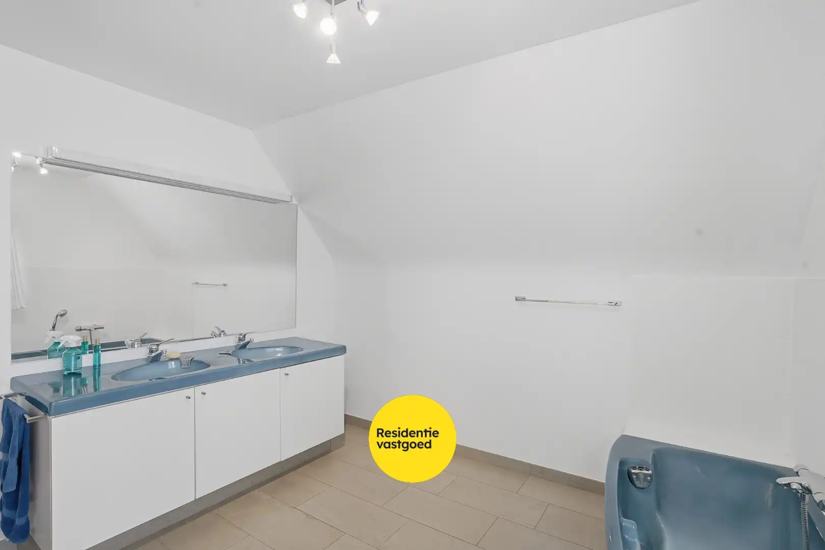 Alleenstaande woning met zonnige tuin op 980 m² foto 22