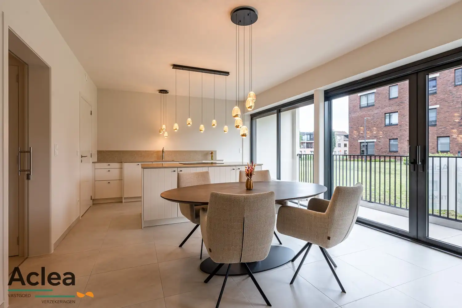 Hoogwaardig afgewerkt appartement met garage en ruim terras foto 4