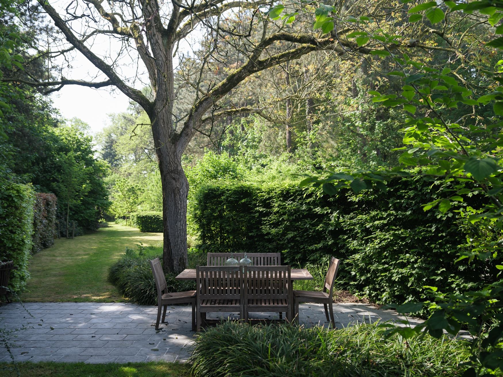 Instapklare gezinswoning met schitterende tuin foto 2