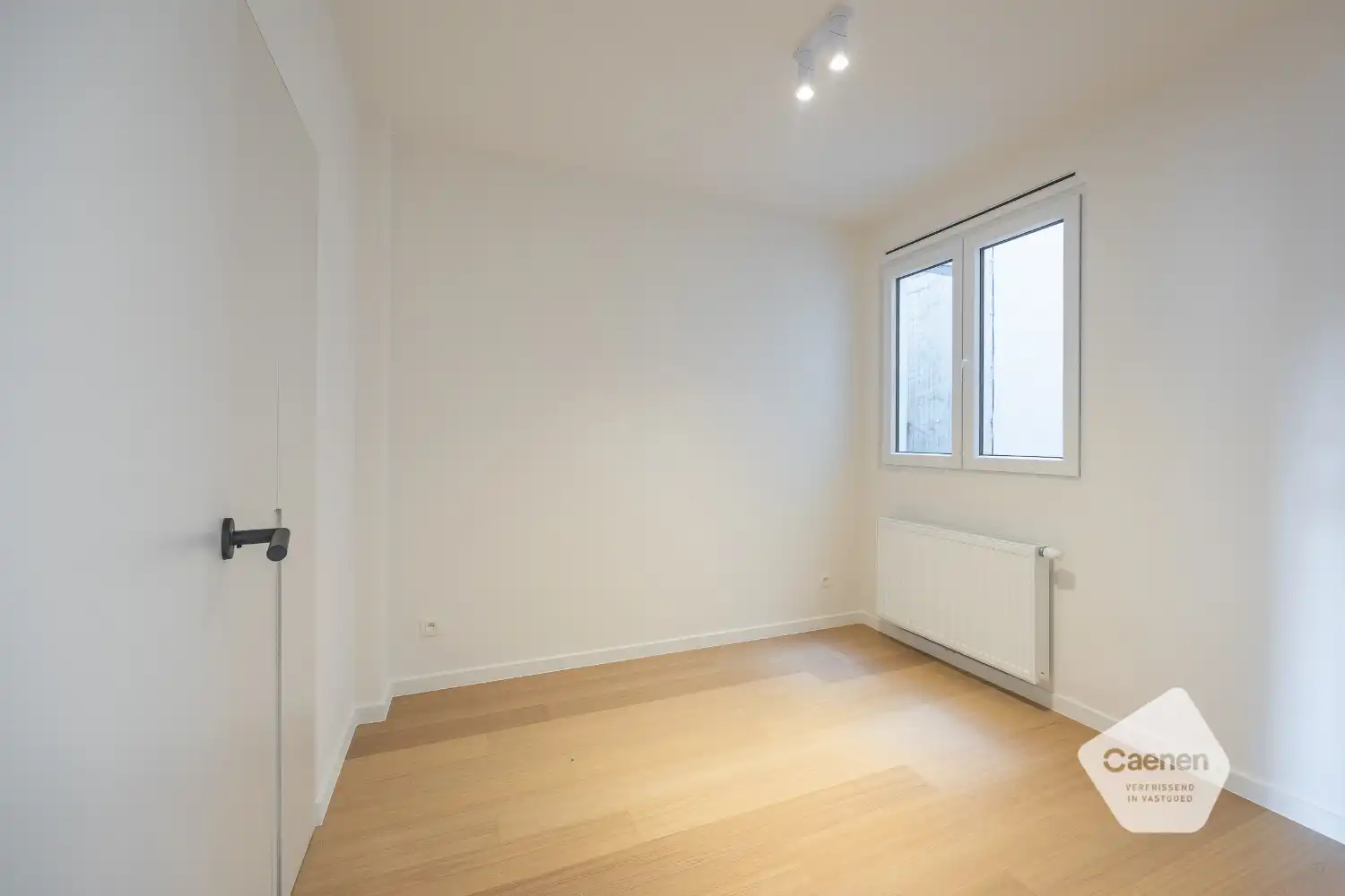 Gerenoveerd drie slaapkamer appartement foto 17