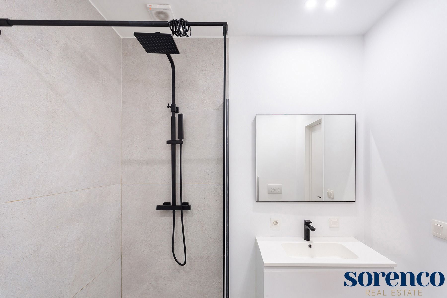 Wilrijk - Recent gerenov. 2 slpk gelijkvloers app. met tuin  foto 13