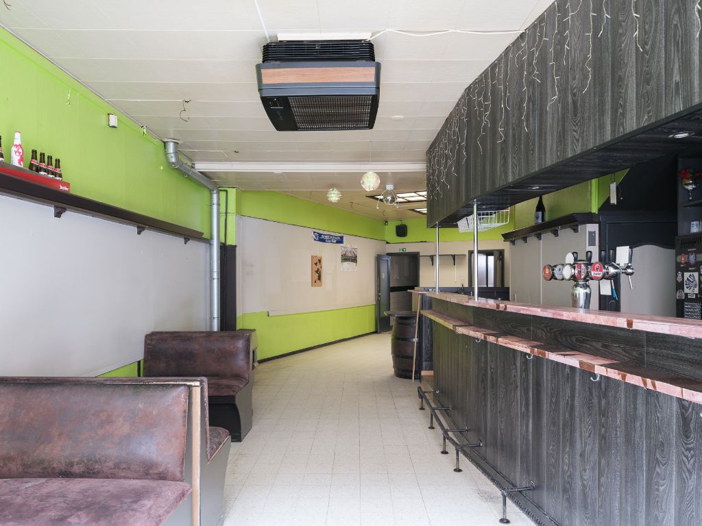 Handelshuis met groot potentieel en gegeerde ligging te Gentbrugge foto 3