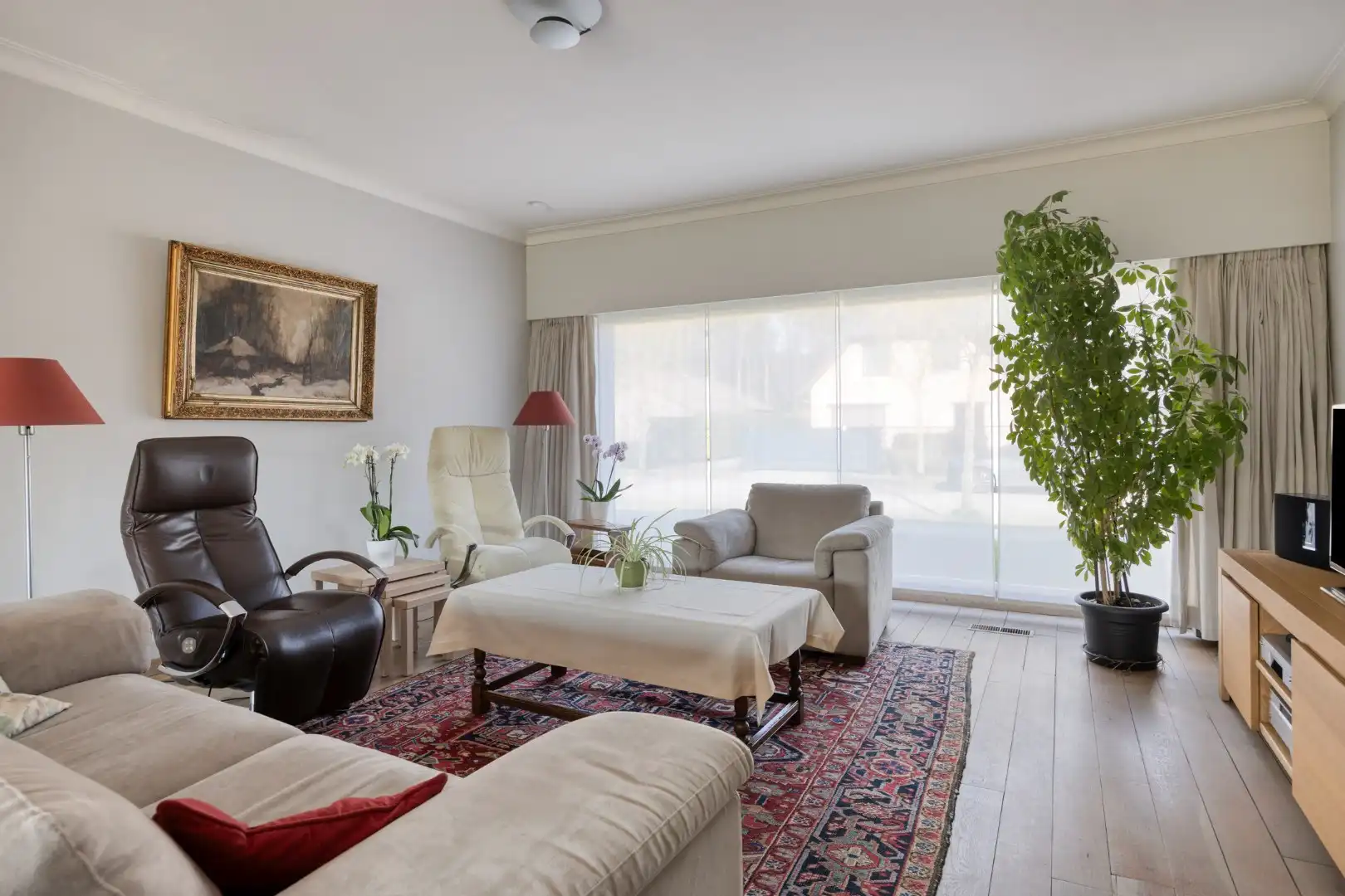 Verzorgde woning met 3 slpks in rustige woonwijk foto 3