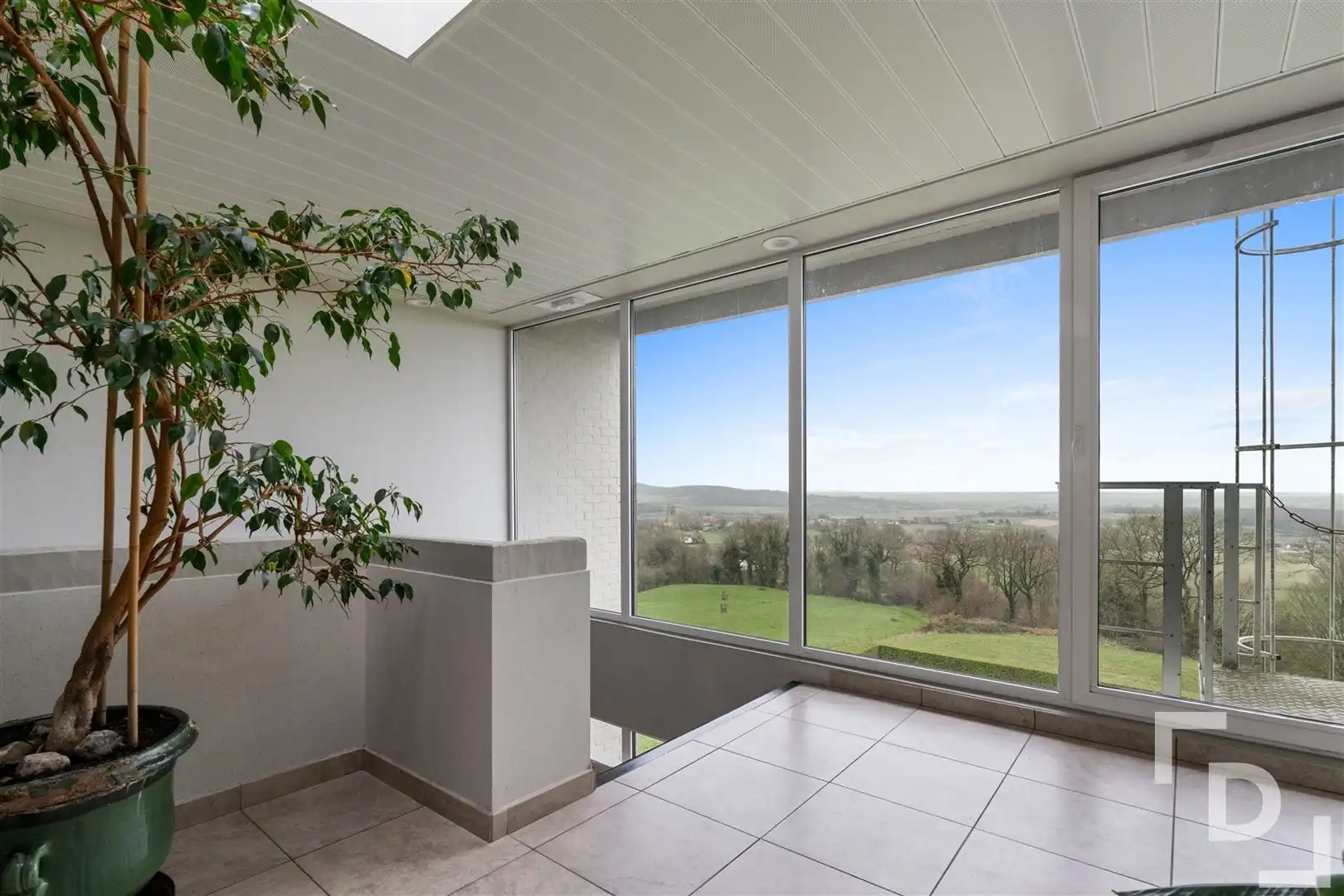 Dakappartement te koop met prachtig zicht over Heuvelland foto 16