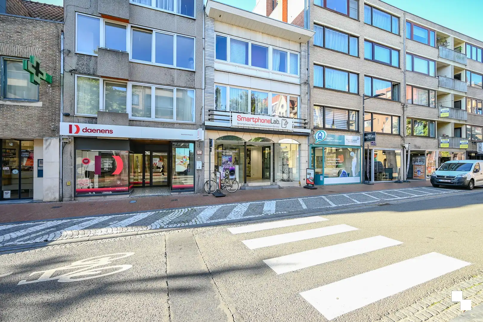 Interessante opbrengsteigendom in hartje Izegem foto {{pictureIndex}}