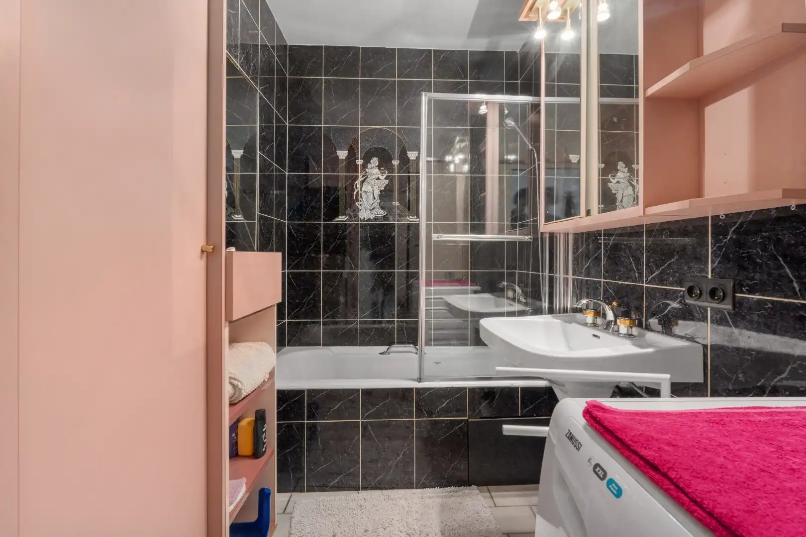 Appartement met 2 slaapkamers te koop in hartje Oostende – Wapenplein foto 15