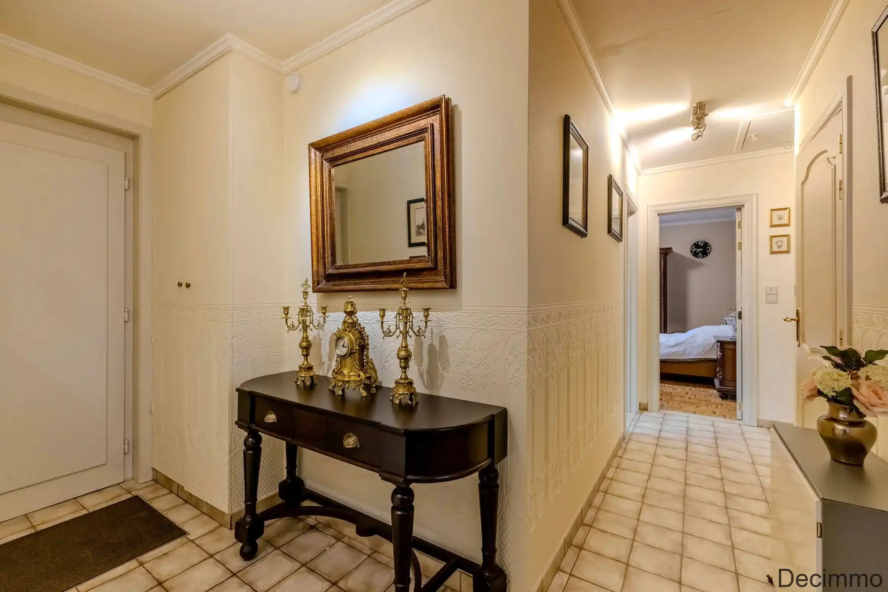 Rustig gelegen gelijkvloers landhuis op ca. 801 m² grond foto 9