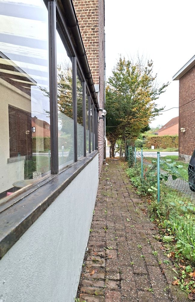 Licht te renoveren woning / 4 slaapkamers en tuin / centrale ligging foto 42