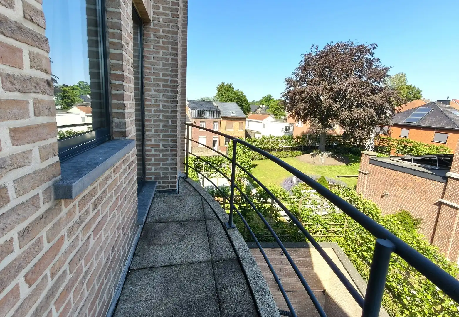 RUIM APPARTEMENT (124M²) MET GARAGE - PRACHTIG GELEGEN foto 8
