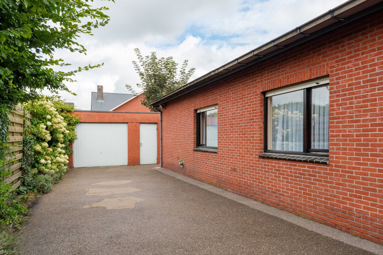 Vrijstaande woning zonder renovatieverplichting te koop in Pelt! foto 17