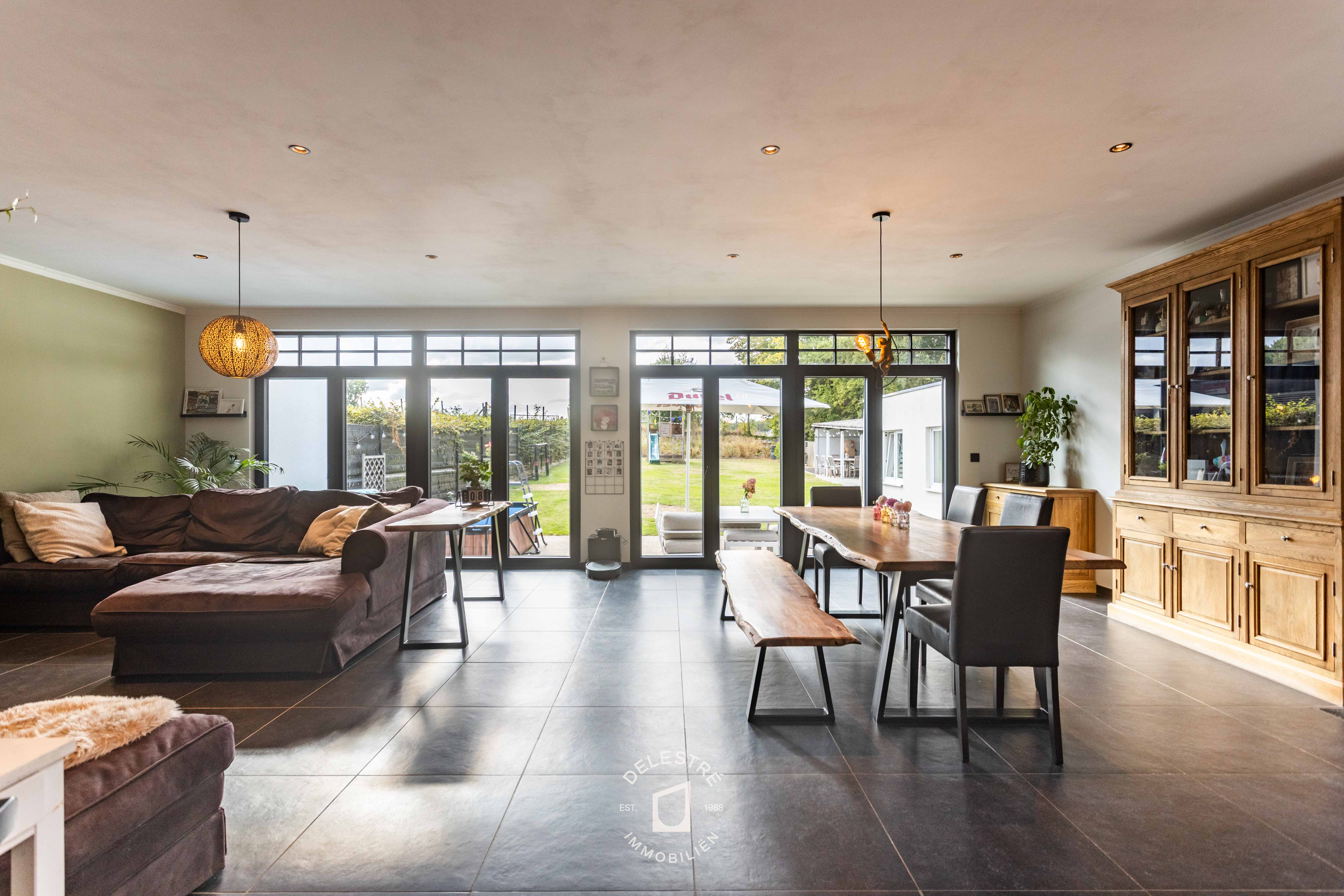 GERENOVEERDE WONING MET 6 SLPK. EN TUIN foto 13