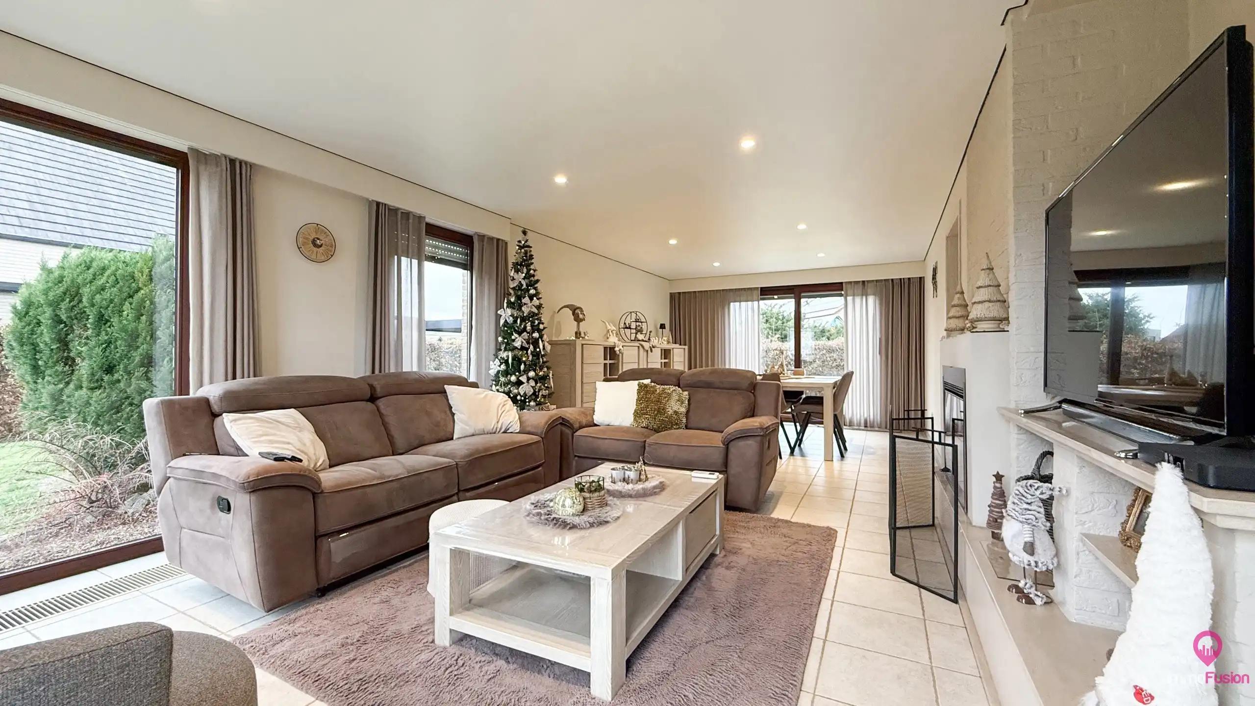 Instapklare woning met 4 slpks, inpandige garage + kelder!  foto 3