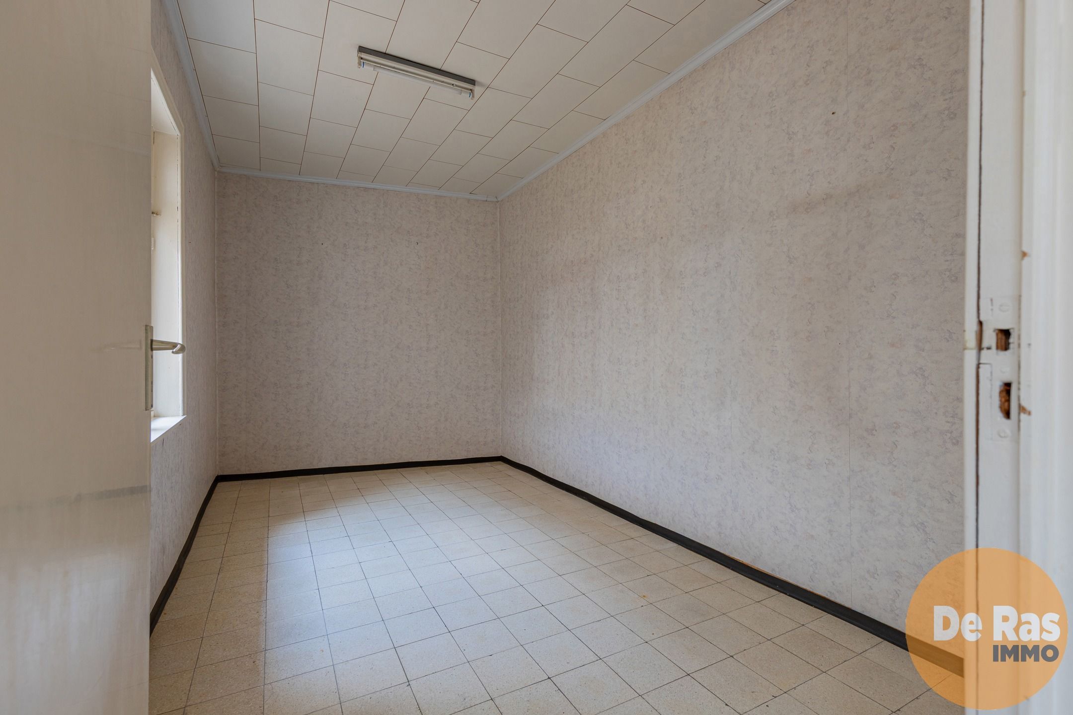 DENDERHOUTEM- Ruime 3-gevelwoning met 4 slpk, tuin en garage foto 10